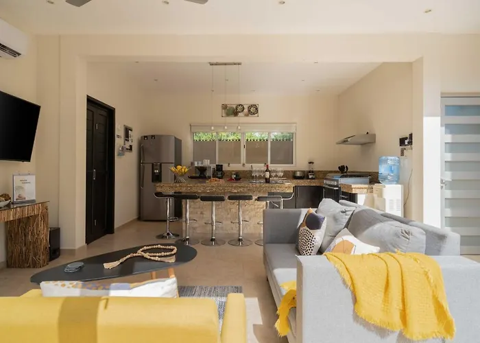 Private Modern Villa-pool Beds-ac-internet-parking-grill Ferienhaus *