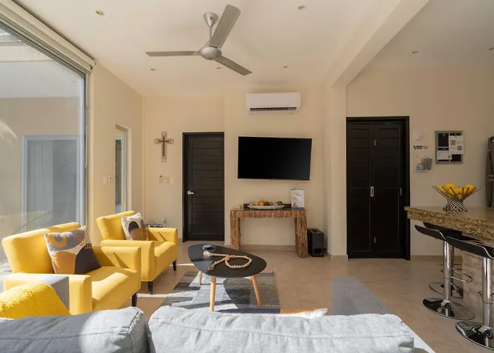 Private Modern Villa-pool Beds-ac-internet-parking-grill Ferienhaus