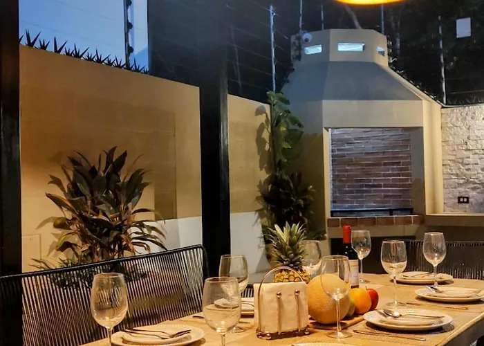 Ferienhaus Private Modern Villa-pool Beds-ac-internet-parking-grill *
