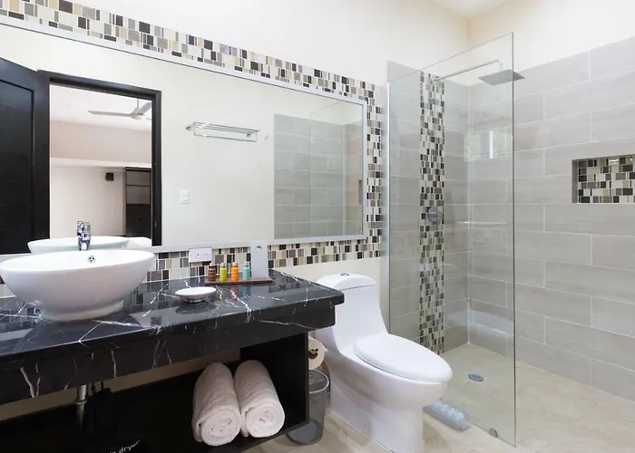 Private Modern Villa-pool Beds-ac-internet-parking-grill Ferienhaus