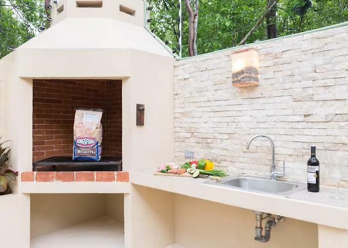 Ferienhaus Private Modern Villa-pool Beds-ac-internet-parking-grill *